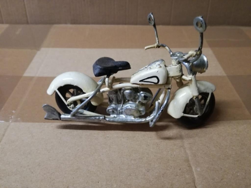 Harley davidson flathead miniatuur 1/24, Ophalen of Verzenden, Zo goed als nieuw, Motoren