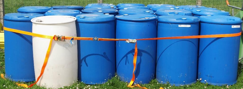 plastieken vaten 220 liter, 150 liter of meer, Ophalen, Gebruikt, Kunststof