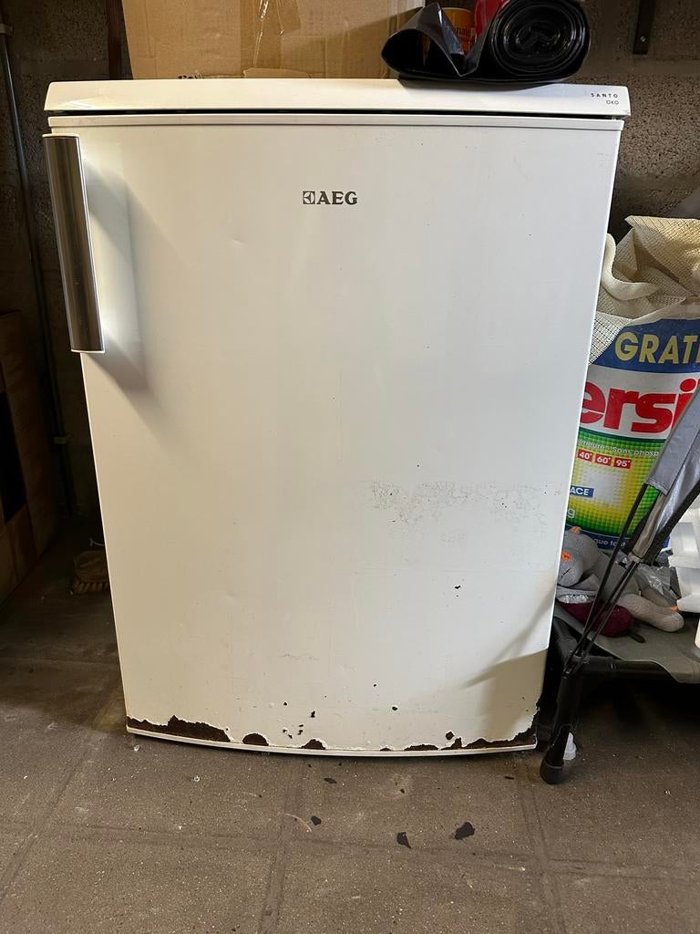 Modèle de table de réfrigérateur, 75 à 100 litres, Enlèvement, Utilisé, Sans bac à congélation