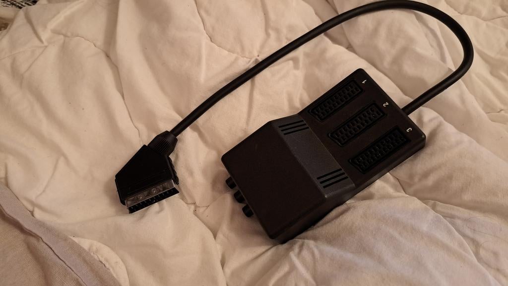 7 Multiprises, coupleur, adaptateur Scart, Enlèvement ou Envoi