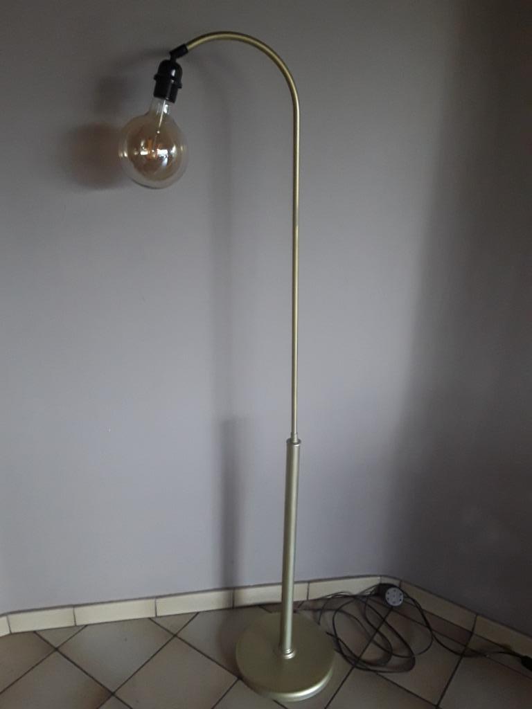 Staande Lamp goudkleurig 1.45 m hoogte, Enlèvement