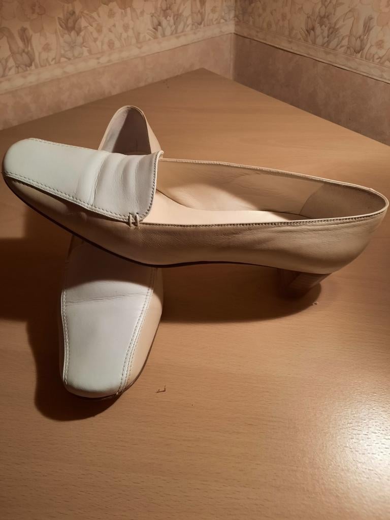 Chaussures pour femmes blanc/beige clair (Cypress) taille 40, Enlèvement ou Envoi, Cypres, Porté, Blanc