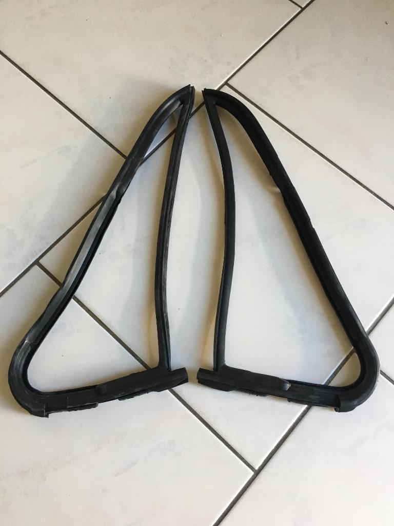 Te koop driehoekraamrubber set Dodge w200 d200 ramcharger, Ophalen of Verzenden, Nieuw, Amerikaanse onderdelen