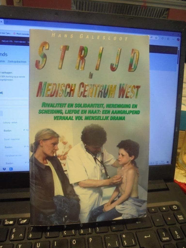 Strijd in Medisch Centrum West, Ophalen of Verzenden, Zo goed als nieuw, België