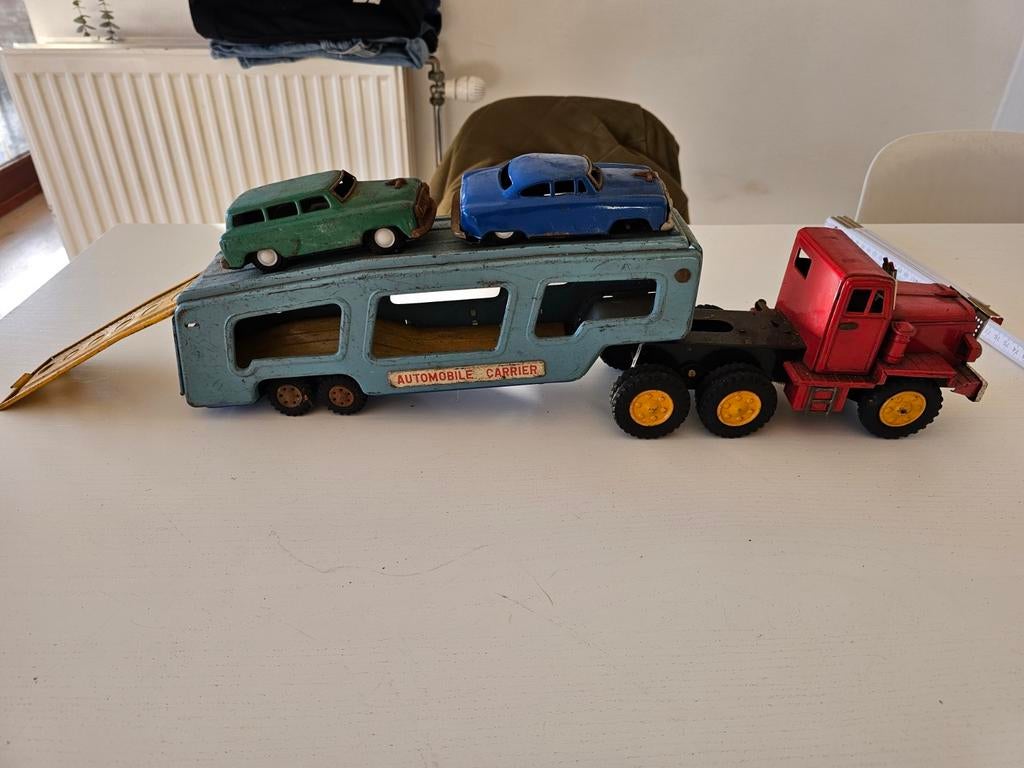 Autotransporter uit de jaren 50 met auto´s, Ophalen of Verzenden