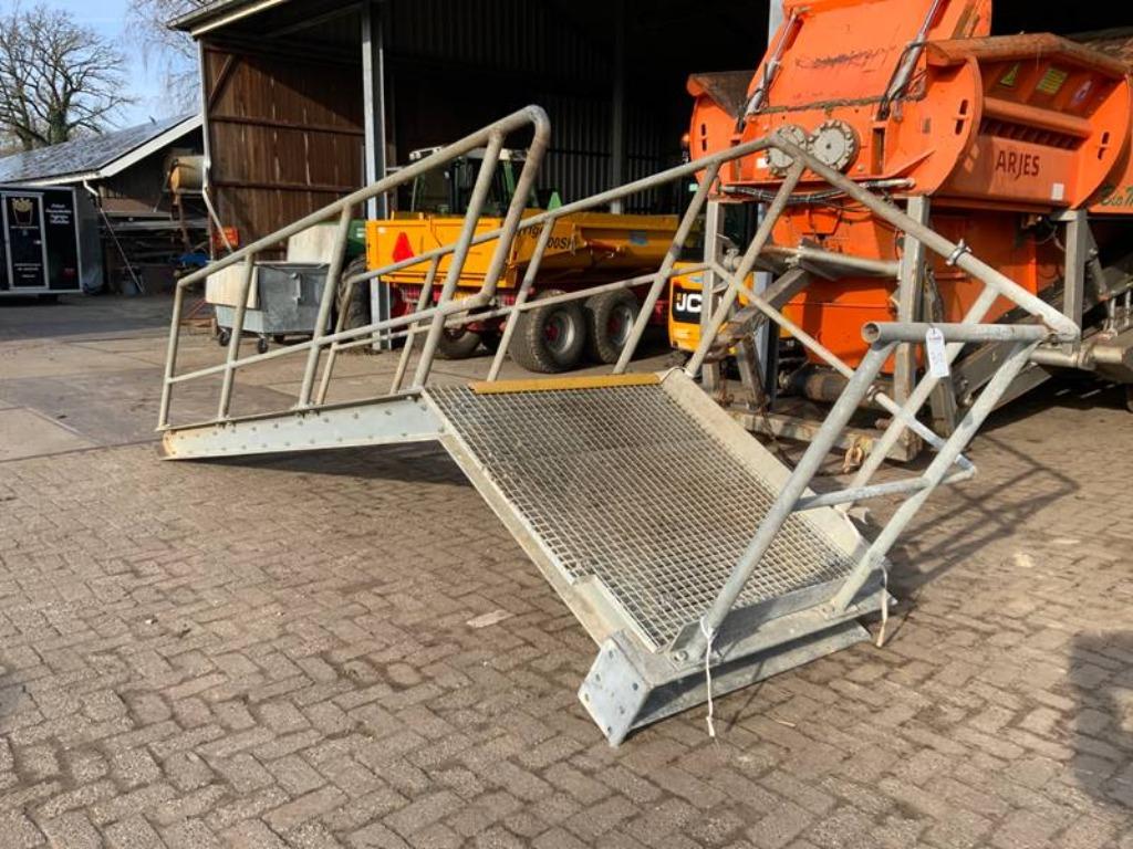 Escalier palier Galvanisé, Enlèvement, Comme neuf, Fer