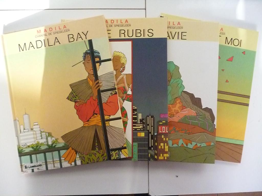 Madila 1 -> 4 + dédicace, Gelezen, Complete serie of reeks, Ophalen of Verzenden, Chantal De Spiegeleer