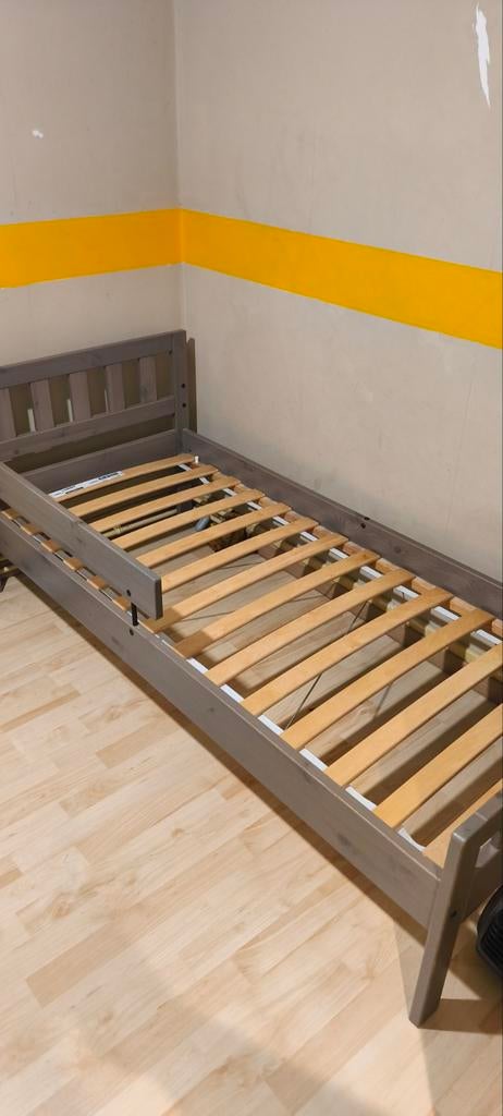 1 Kinderbed zonder matras MOETEN WEG, Ophalen, Eenpersoons, Zo goed als nieuw, Grijs