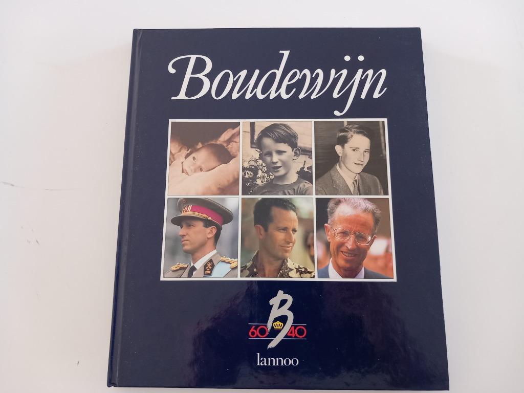 Boudewijn boek koningshuis koning België Fabiola Royalty, Ophalen of Verzenden, Zo goed als nieuw, Tijdschrift of Boek