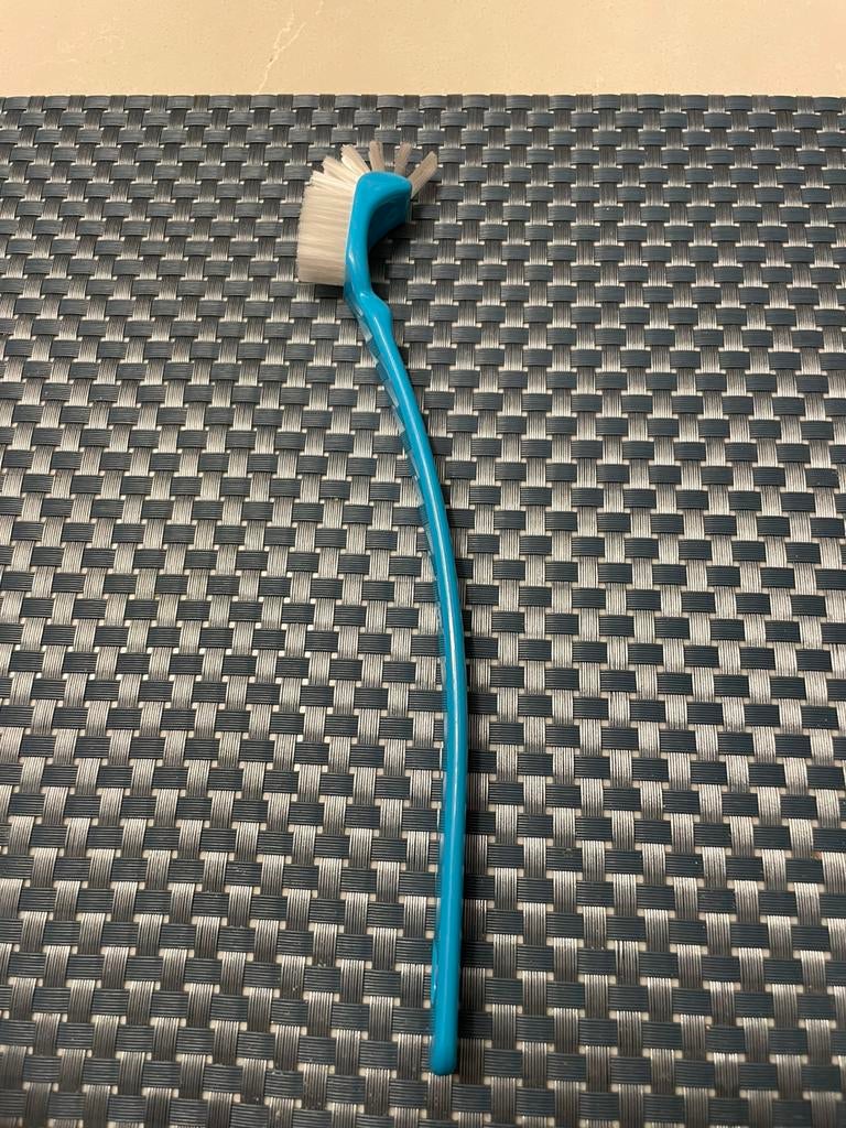 Brosse à couvercle Tupperware