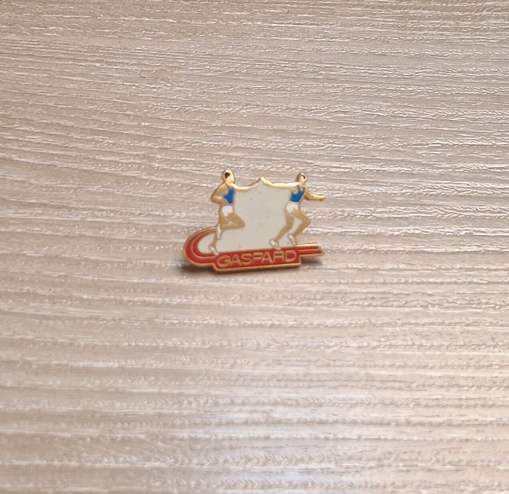 PIN - GASPARD - ATLETIEK - ATHLETISME, Collections, Envoi, Utilisé, Sport, Insigne ou Pin's