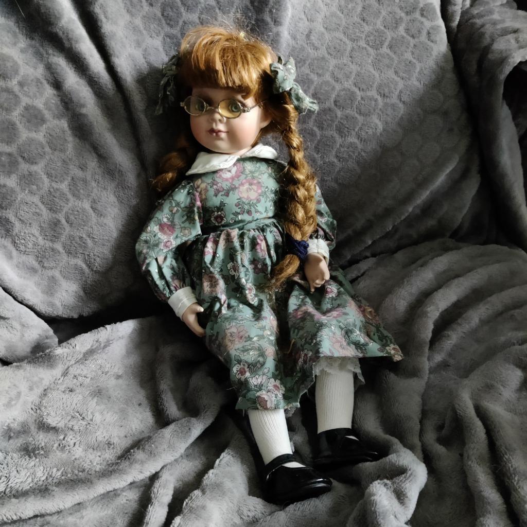 Poupée en porcelaine, Enlèvement, Comme neuf, Poupée