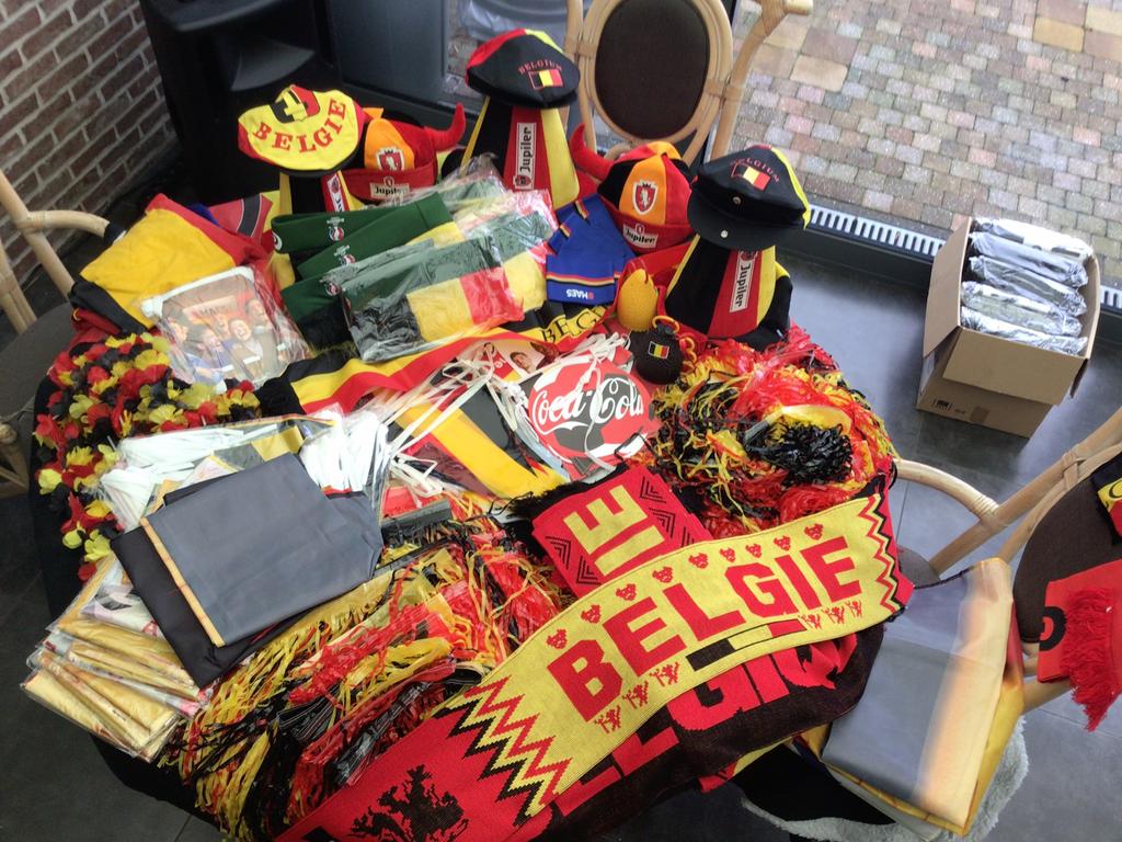 Attitudes des partisans de l'équipe belge., Enlèvement ou Envoi, Comme neuf