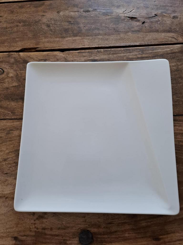 Borden & kommen, Huis en Inrichting, Keuken | Servies, Ophalen, Zo goed als nieuw, Bord(en)