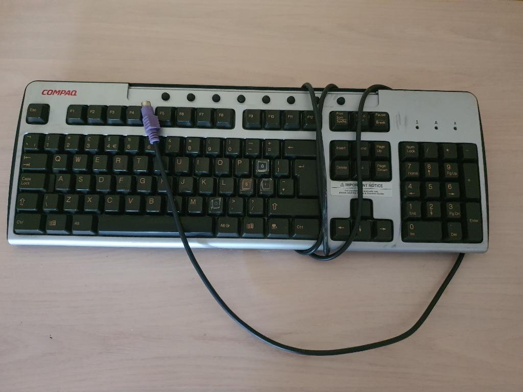 Clavier français Compaq QWERTY, Informatique & Logiciels, Enlèvement ou Envoi, Qwerty, Comme neuf, Filaire