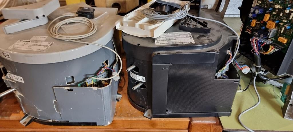 Chaudières Div.TRUMA, sur 12 V et 30 ou 50 mB avec commande, Enlèvement, Utilisé