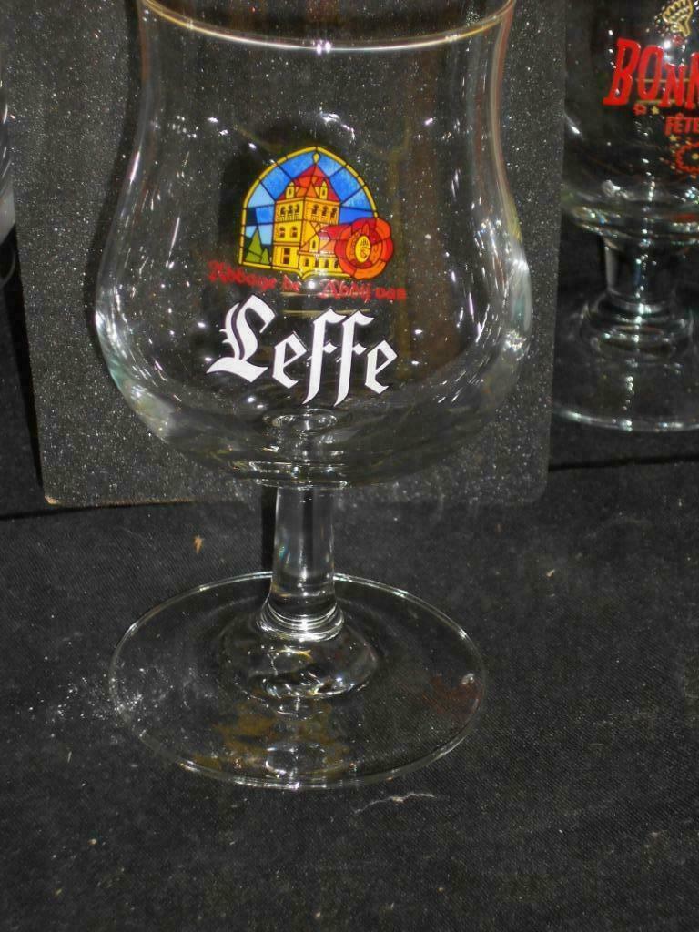 Bierglazen.Pilsor Lamot.Manneke Pils.Leffe.D 8, Enlèvement ou Envoi, Comme neuf, Verre ou Verres, Leffe