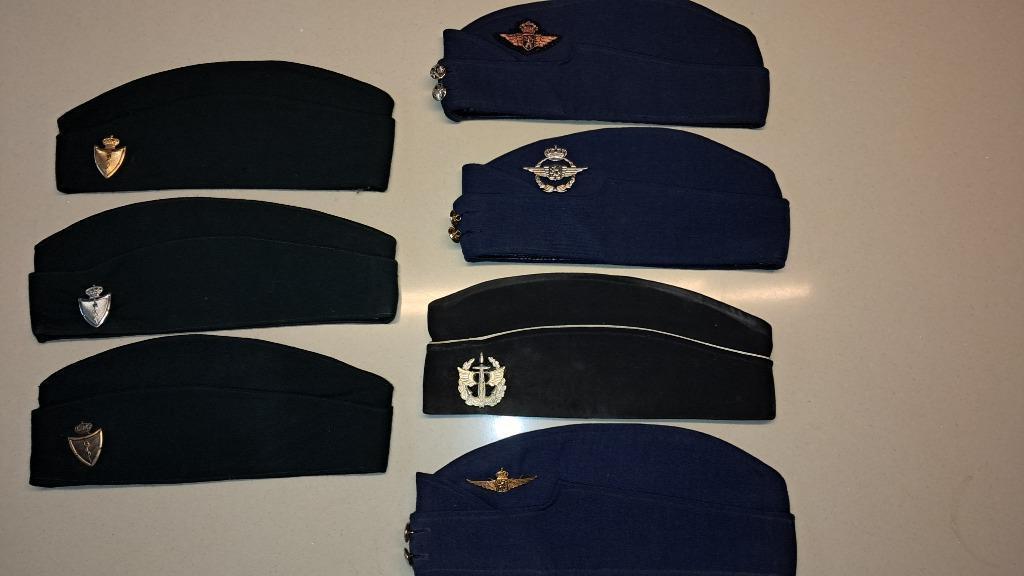 BELGIQUE - ABL - CALOTS DIVERS, Enlèvement ou Envoi, Armée de l'air, Casque ou Béret