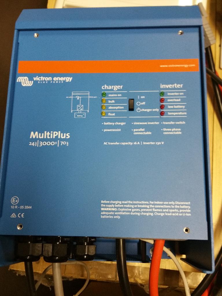 Onduleur Victron Multiplus 24v/3000, Enlèvement, Comme neuf, Autres types