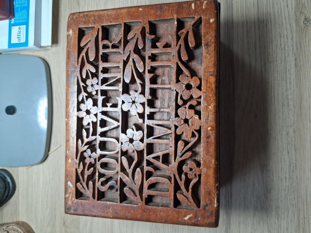 Souvenir d'amitie. 13/18cm/10cm h., Ophalen, Zo goed als nieuw