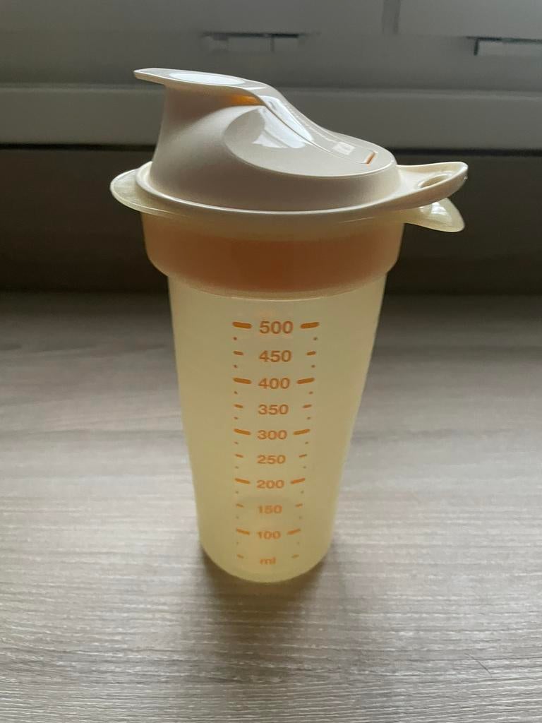 Tupperware shaker 500 ml, Maison & Meubles, Cuisine| Tupperware, Enlèvement ou Envoi, Comme neuf