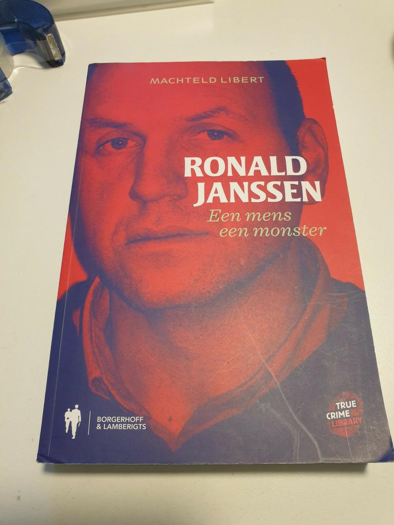 Machteld Libert - Ronald Janssen. SERIEMOORDENAAR, Livres, Livres Autre, Comme neuf, Enlèvement ou Envoi