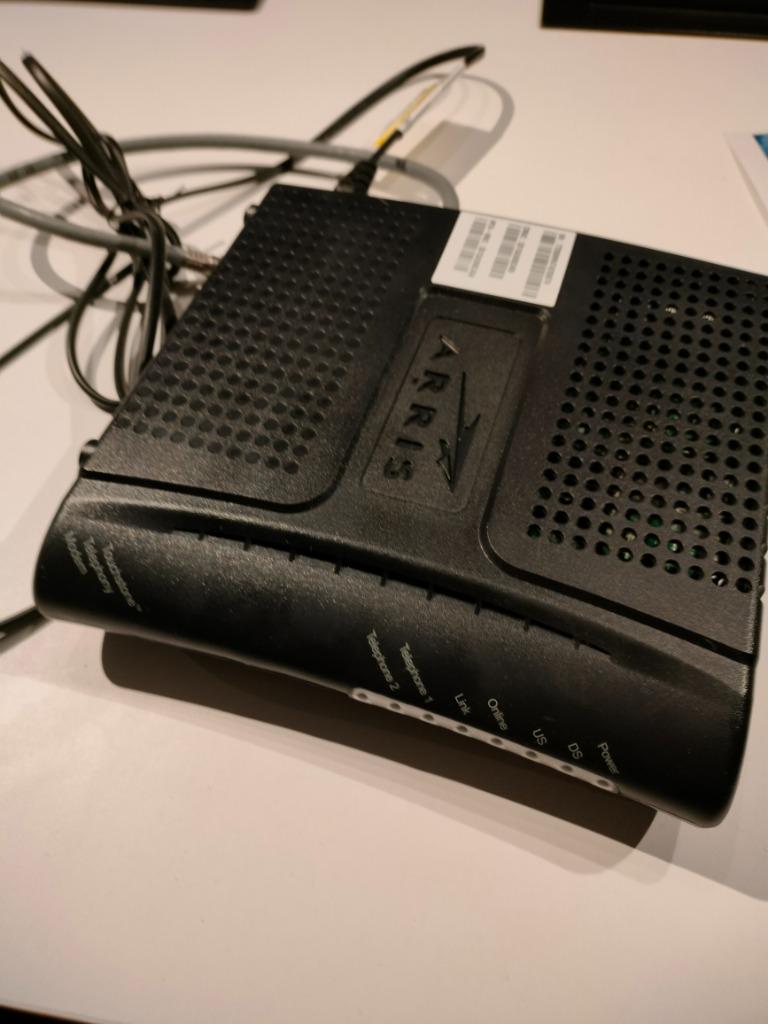 Modem Arris  model TM502B/220, Ophalen, Gebruikt