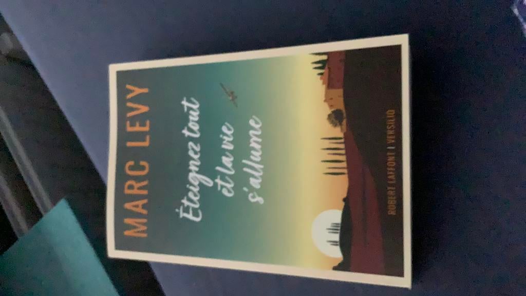 Marc Lévy éteignez tout et la vie s’allume (neuf), Zo goed als nieuw