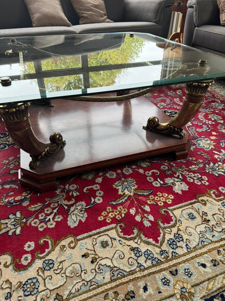 Luxueuze salontafel met glazen blad en messing details, Huis en Inrichting, Tafels | Salontafels, Ophalen, Glas