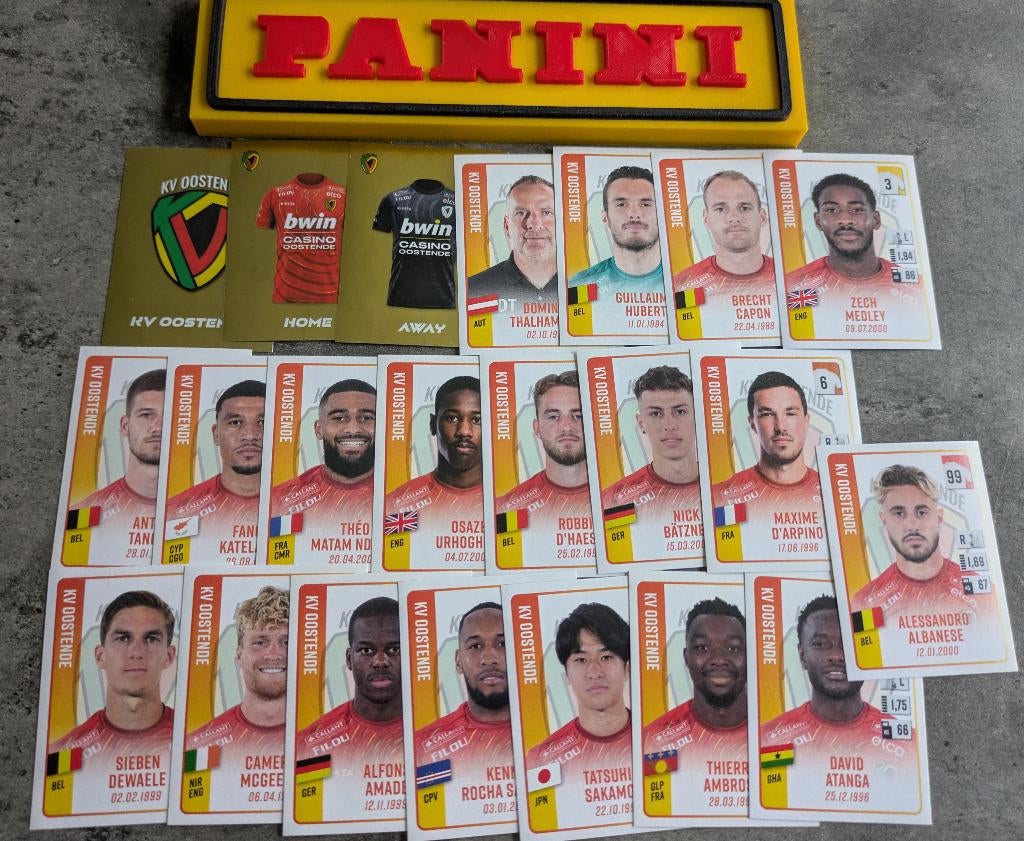 Panini FOOTBALL 2022/23 22 STICKERS KV OOSTENDE  VOETBAL, Hobby en Vrije tijd, Stickers en Plaatjes, Nieuw, Ophalen of Verzenden