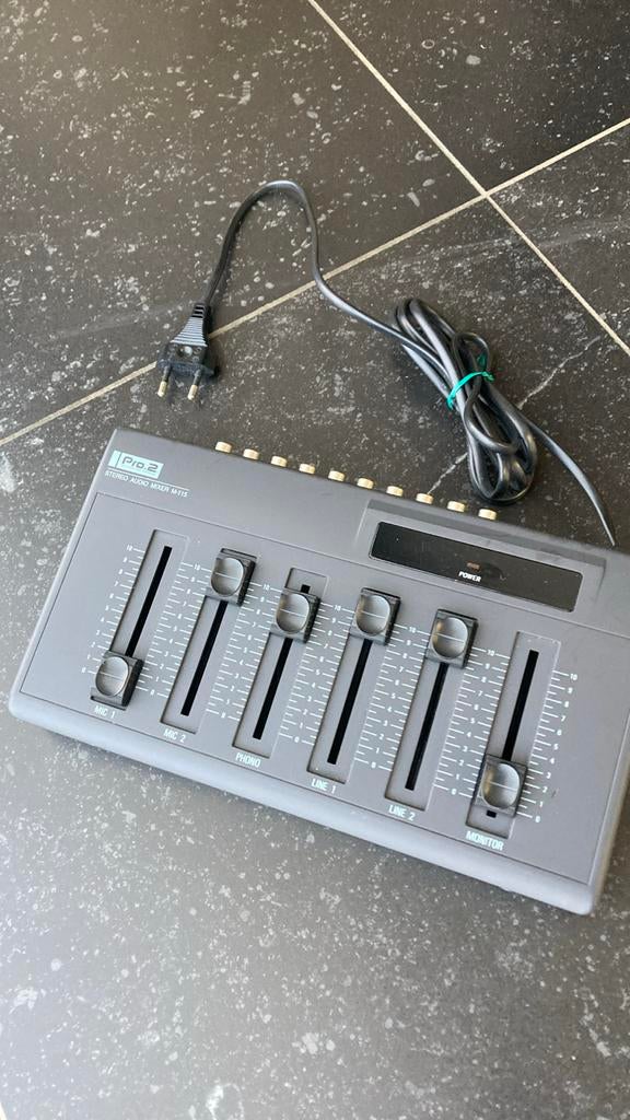 Stereo audio mixer M-115, Enlèvement, Comme neuf