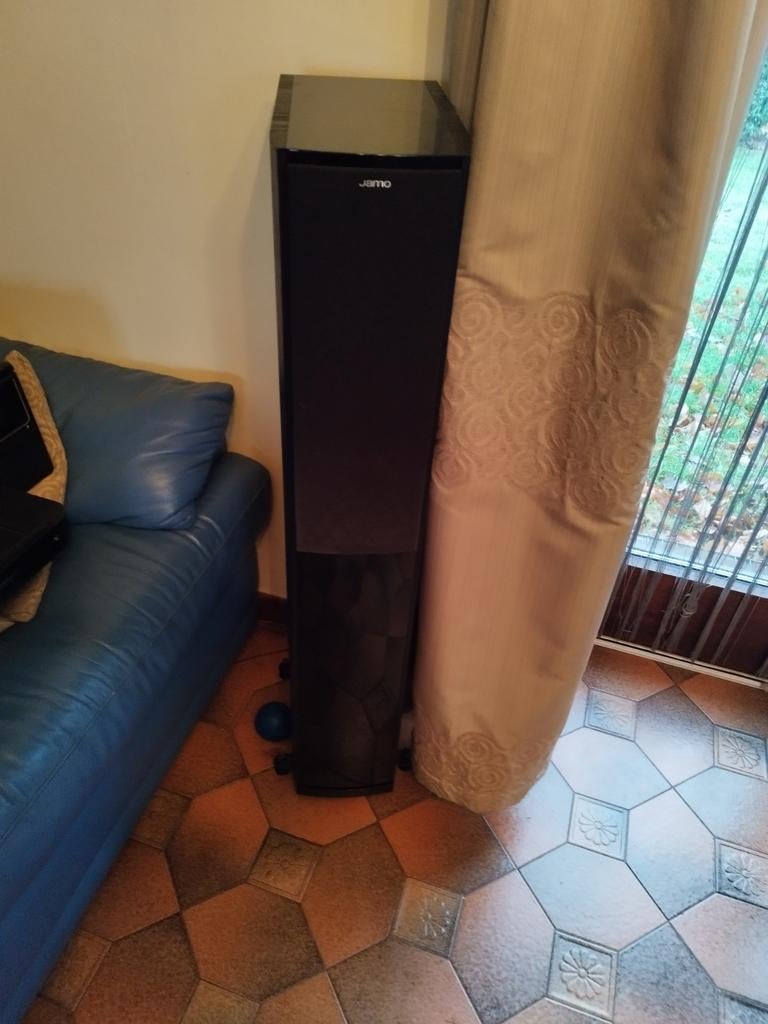 Une paire d'enceintes Jamo S 606, Comme neuf, Enlèvement, Haut-parleurs Frontaux, Arrière ou Stéréo, 120 watts ou plus