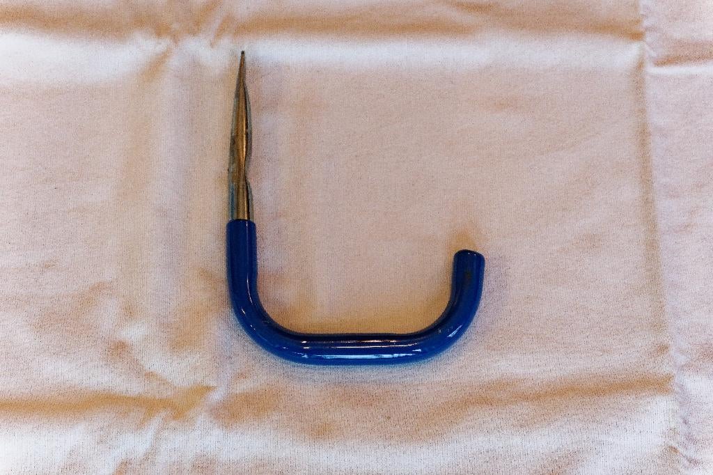 Mottez grijs/blauwe metalen wandhaak Ø16 mm — 160 mm, Ophalen of Verzenden, Nieuw, Schroeven