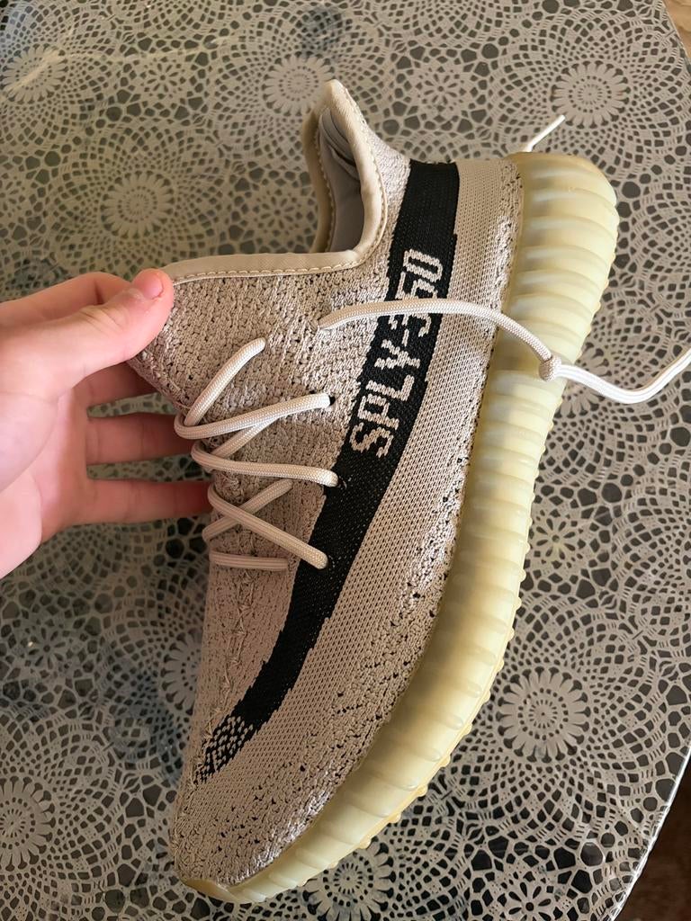 Yeezys maat 42, Ophalen, Zo goed als nieuw