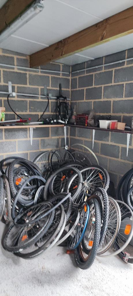 Lots de pieces pour vélos, Enlèvement, Utilisé, Pneu