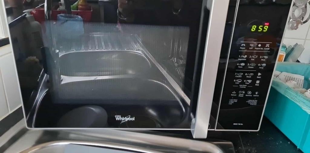 Microgolfoven combi met grill, Elektronische apparatuur, Microgolfovens, Ophalen, Microgolfoven, Grill, Zo goed als nieuw