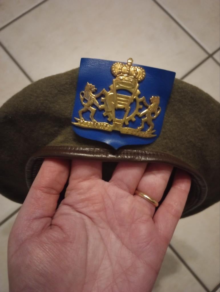 Baret van het Belgische logistieke leger, Verzenden