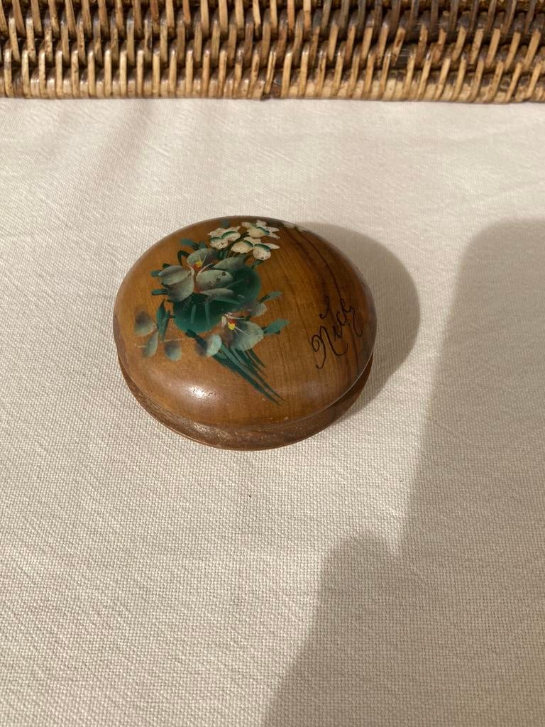 Boîte en bois , 6 cm de diamètre, Enlèvement