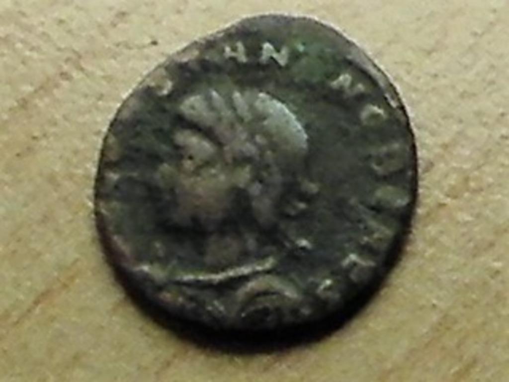 Pièce romaine: CONSTANTIN 1er-Nummus "Gloria Exercitus", Ophalen of Verzenden, Overige landen, Losse munt