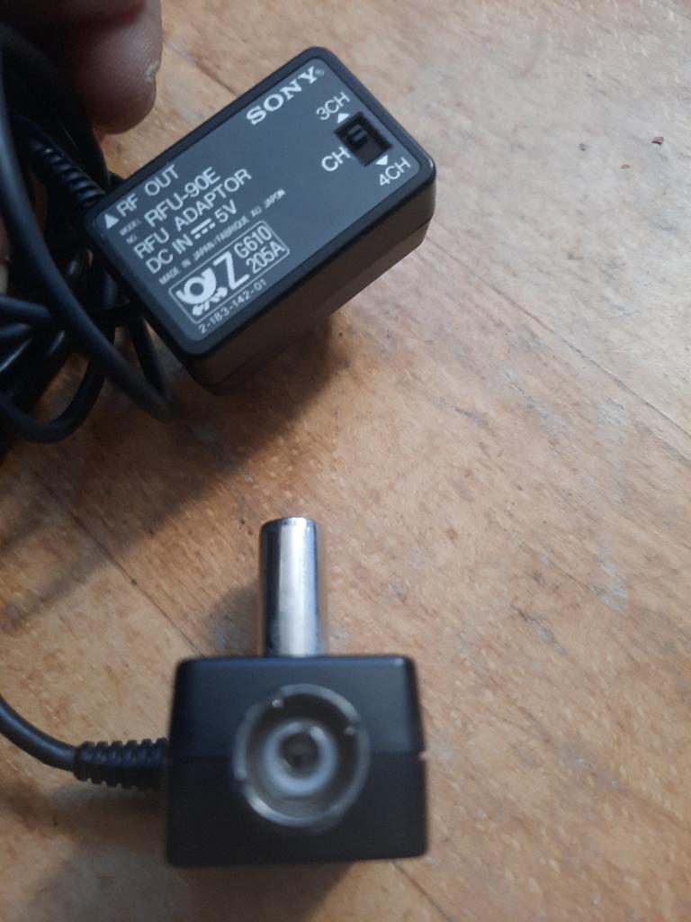 Sony RFU-90E-adapter, Audio, Tv en Foto, Audiokabels en Televisiekabels, Ophalen of Verzenden, Zo goed als nieuw, Minder dan 2 meter