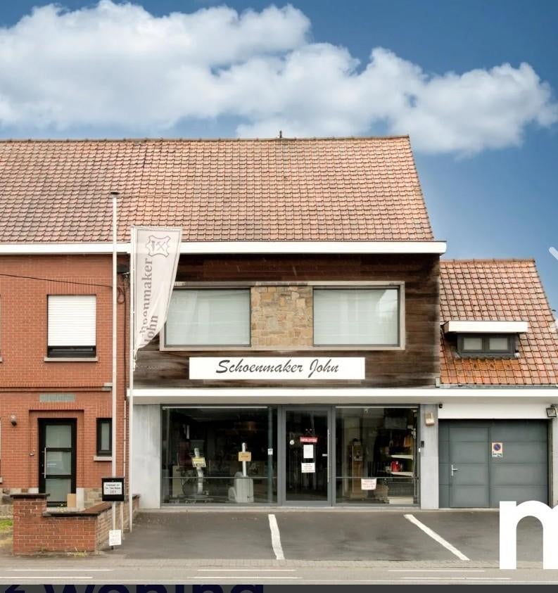 Uniek handelshuis met woonst op toplocatie!Prijs bespreekbaa, Immo