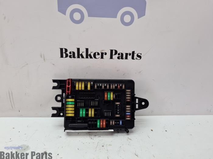 Boîte à fusibles d'un BMW 3-Serie, -, -, 3 mois de garantie, Utilisé