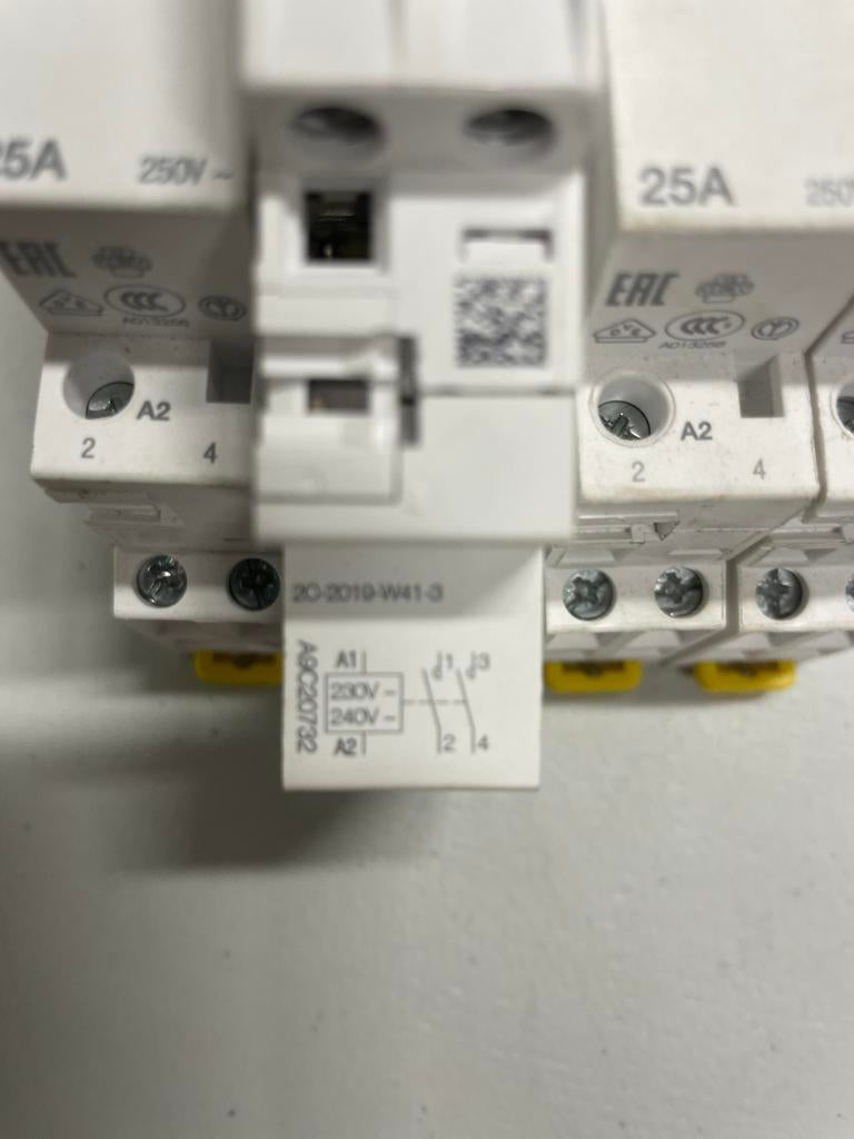 Schneider relais A9C22712 en A9C20732, Elektronische apparatuur, Ophalen of Verzenden, Nieuw