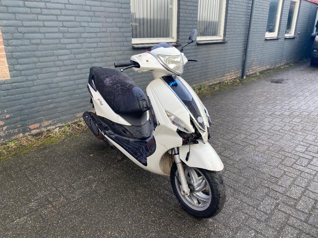 A klasse btc riva agm vx50 25km snor  piaggio schade export, Fietsen en Brommers, Ophalen of Verzenden, Klasse A (25 km/u)