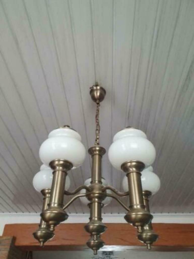Lustre style ancien, Enlèvement