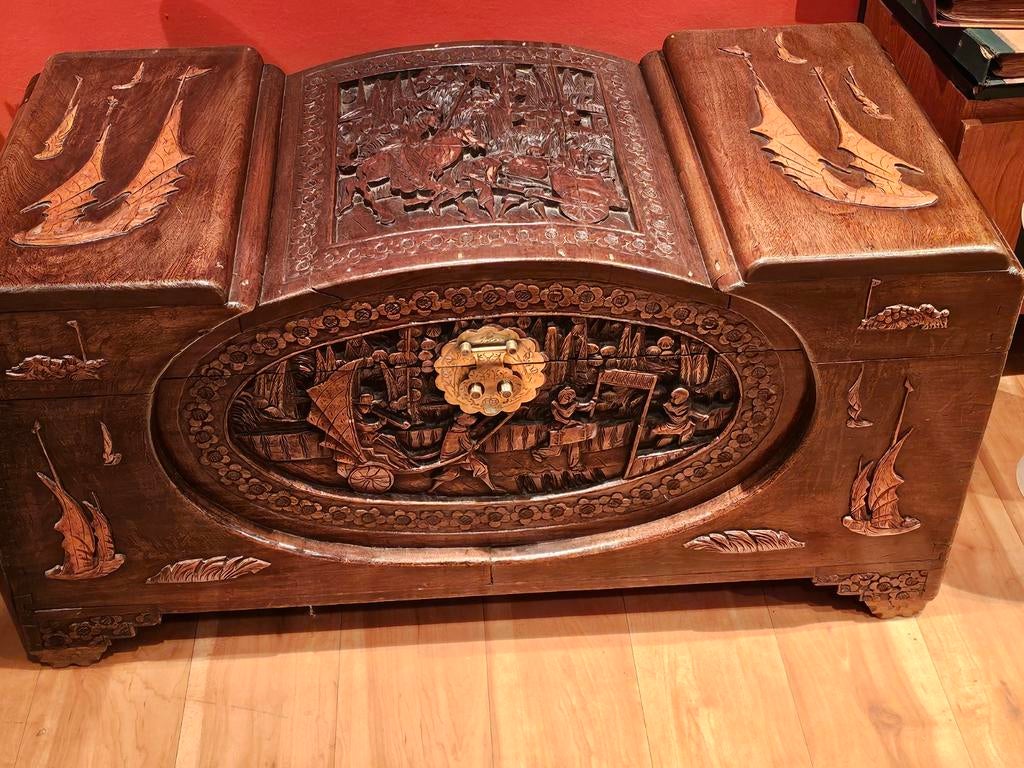 Antieke Chinese dekenkist van kamferhout uit de jaren 1900, Antiek en Kunst, Ophalen