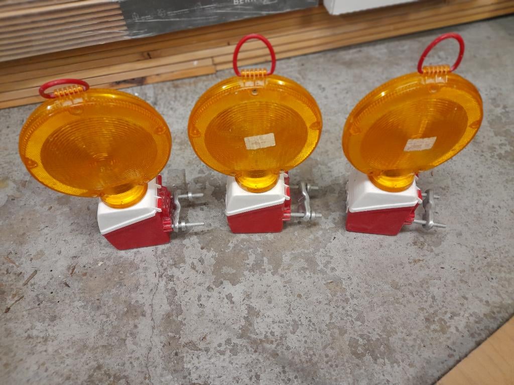 Lampe de chantier clignotante jaune, Doe-het-zelf en Bouw, Bouwverlichting, Zo goed als nieuw, Lamp, Ophalen