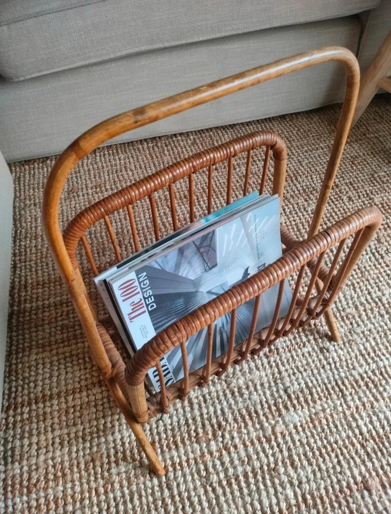 Rotan magazine houder, Huis en Inrichting, Woonaccessoires | Krantenbakken en Lectuurbakken, Ophalen