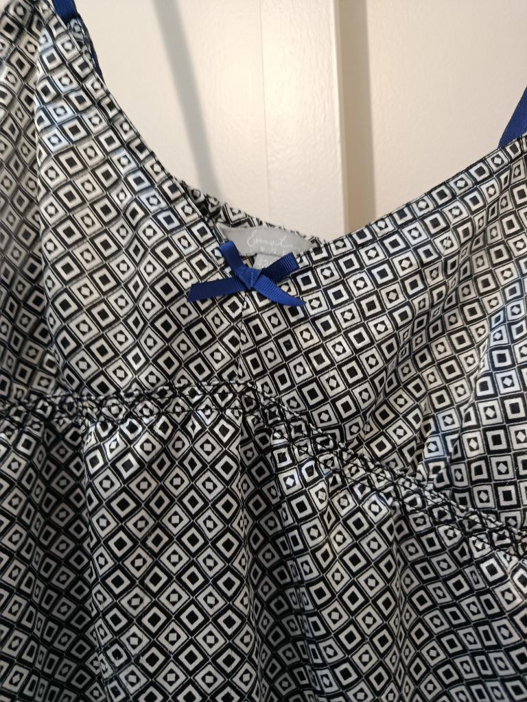 Nuisette satinée T. 40, Enlèvement, Comme neuf, Taille 38/40 (M)