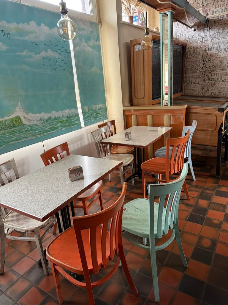 Tables + chaises de café, Enlèvement, Utilisé, Bois, Plus de 8 places